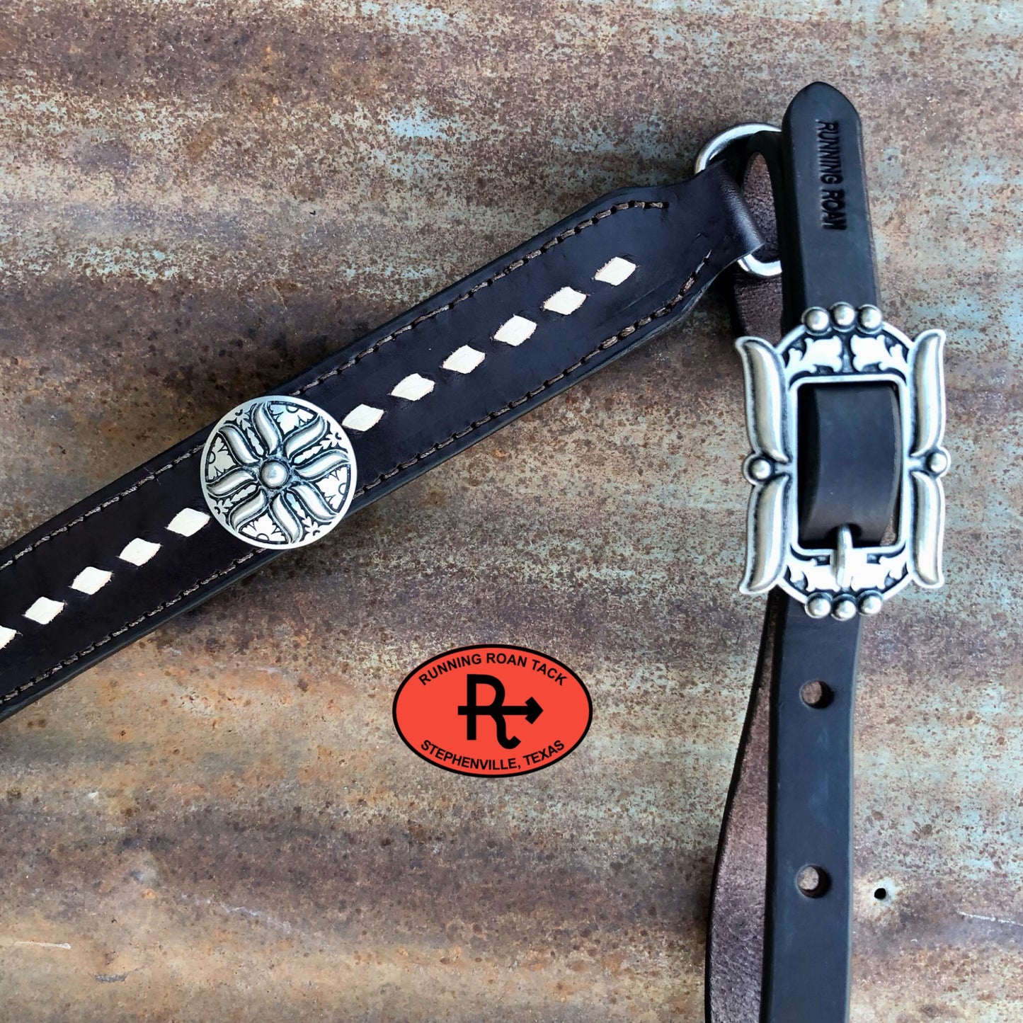 Ring Breast Collar with White Buckstitch and Gallup Hardware Breastcollar12012025-06