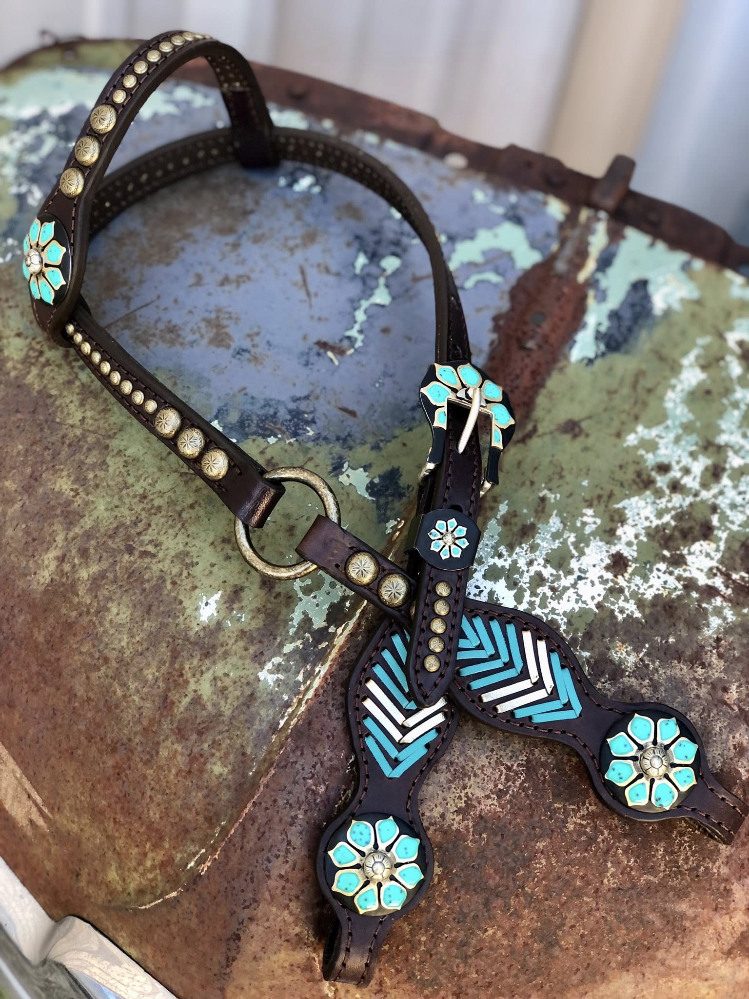 Handmade custom tack for barrel racing, roping, rodeo. Made in ...