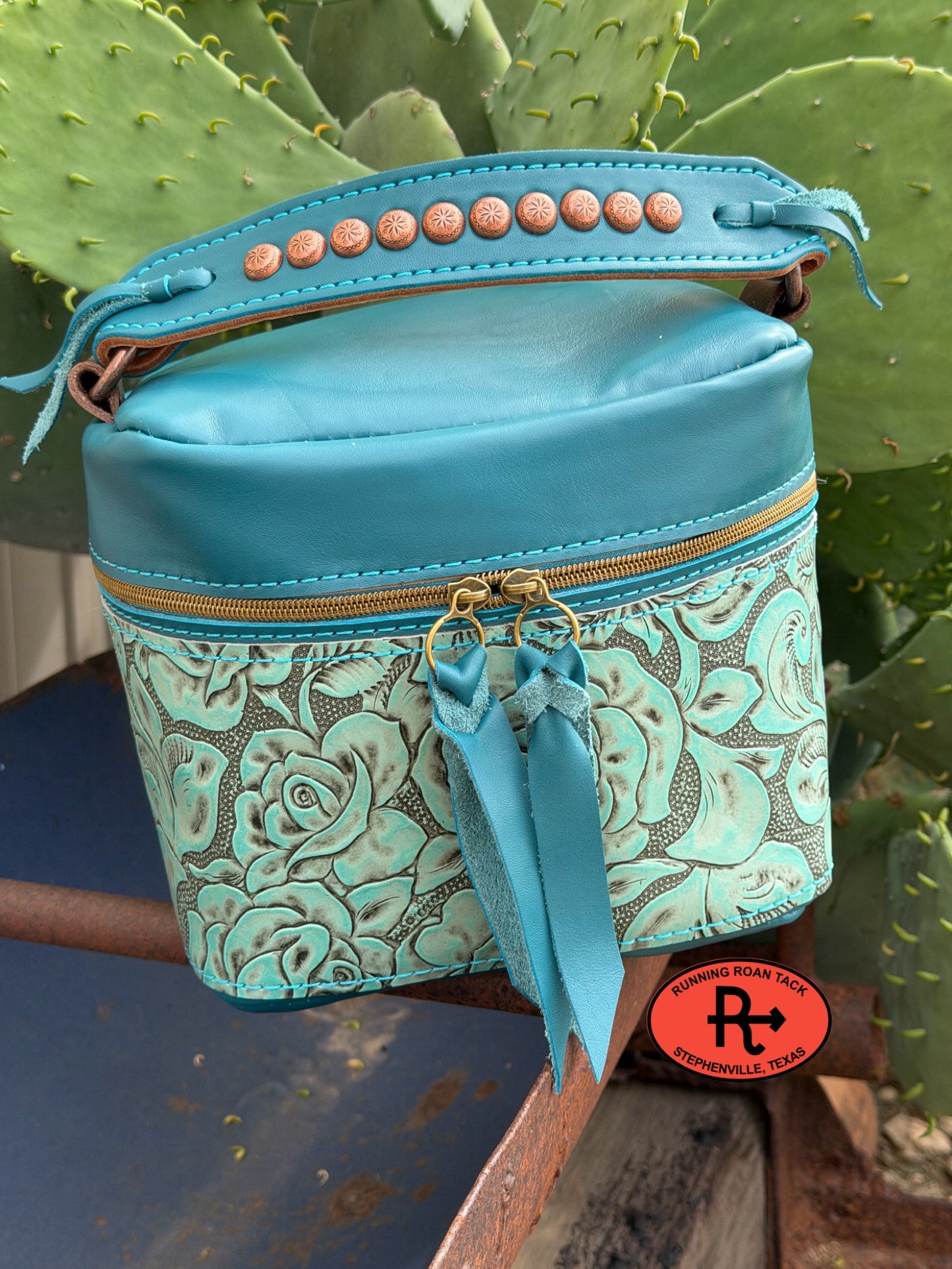 Train Case in Turquoise Leather with Sky Blue Rose Embossed Leather for Makeup, Toiletries, etc traincase06012026-08