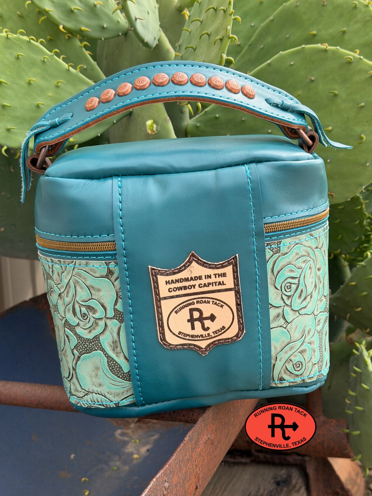 Train Case in Turquoise Leather with Sky Blue Rose Embossed Leather for Makeup, Toiletries, etc traincase06012026-08